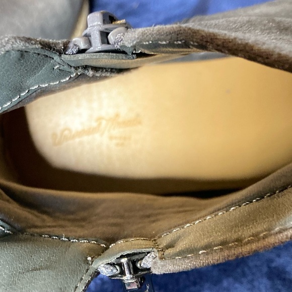 Women’s Universal Threads Suede Ankle Boots - Grey with Tan sole. Women’s size 7 - Picture 5 of 8